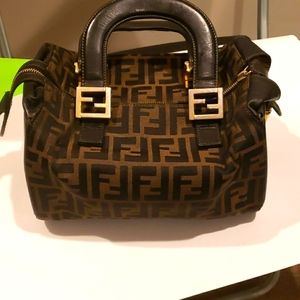 Fendi Elegant and classy zucchini tote bag